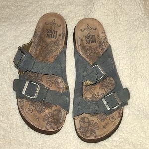 Muk Luk Women's Slip on Sandals size 11